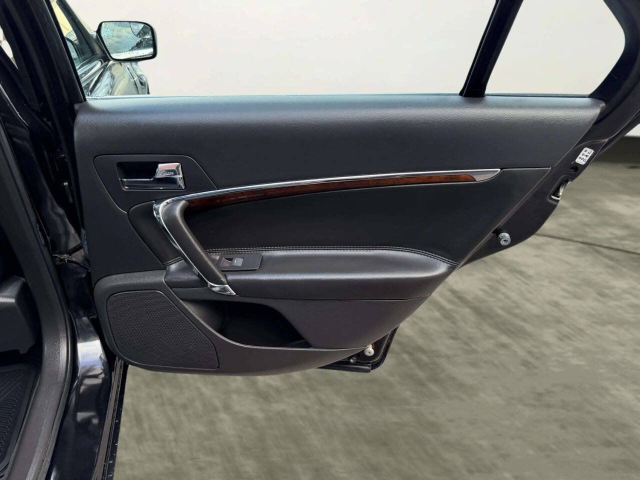 Used 2012 Lincoln MKZ FWD image 23