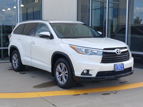 Used 2015 Toyota Highlander XLE AWD/4WD image 5
