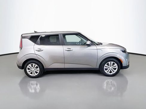 Used 2024 Kia Soul LX FWD image 10