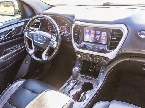Used 2019 GMC Acadia SLT image 24