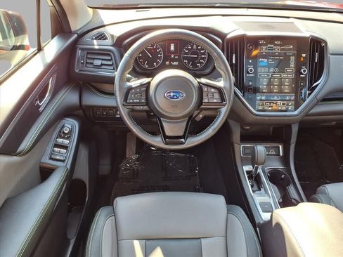 Used 2024 Subaru Ascent Onyx Edition image 4