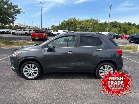 Used 2020 Chevrolet Trax Premier AWD/4WD image 1