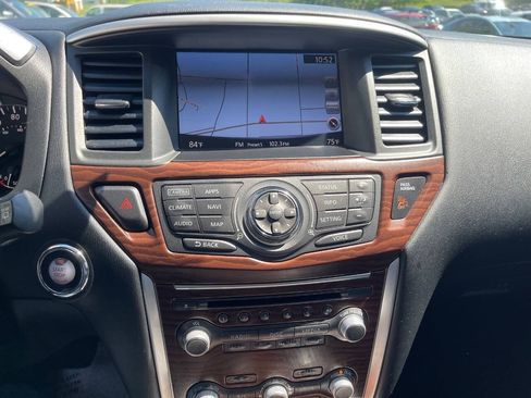 Used 2017 Nissan Pathfinder Platinum FWD image 17