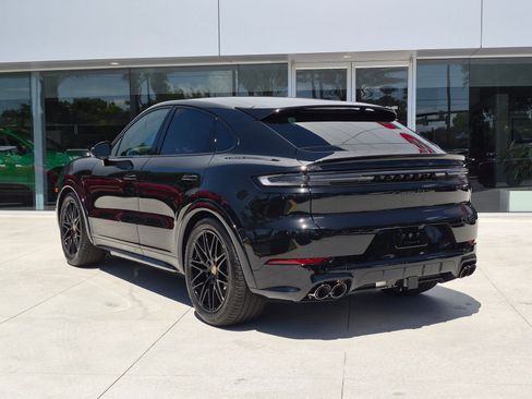 New 2026 Porsche Cayenne GTS AWD/4WD image 3
