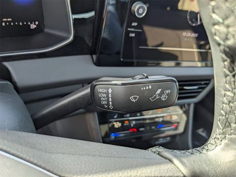 Certified 2025 Volkswagen Jetta Sport image 31