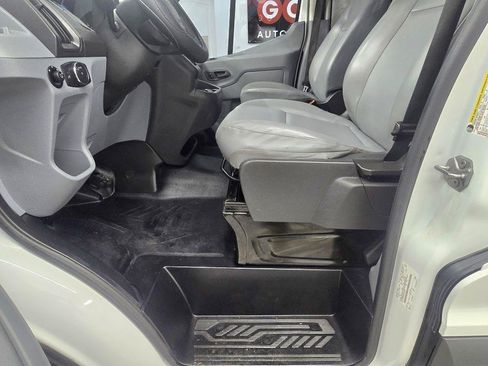 Used 2018 Ford Transit 250 148 Medium Roof RWD image 9