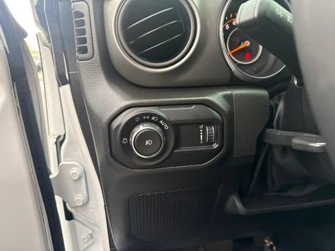 Used 2023 Jeep Wrangler Unlimited Sport AWD/4WD image 15