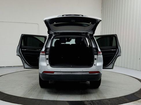 Used 2022 Jeep Grand Cherokee L Limited image 14