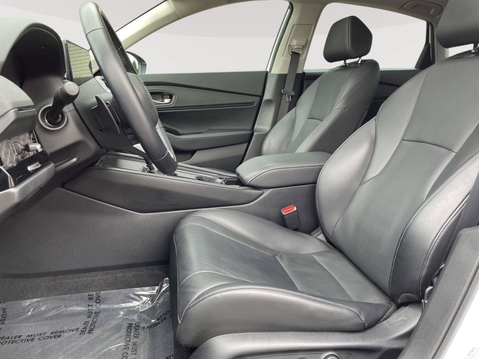 Used 2023 Honda Accord Touring image 3