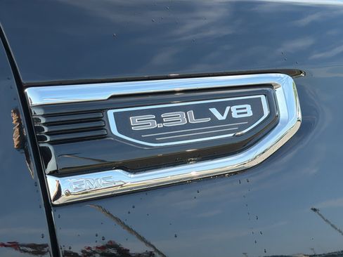 Used 2026 GMC Sierra 1500 SLT AWD/4WD image 10