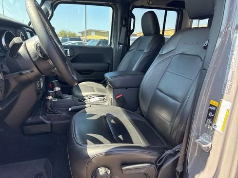 Used 2023 Jeep Wrangler Unlimited Sahara w/ Cold Weather Group AWD/4WD image 19