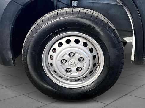 Used 2024 RAM ProMaster 2500 w/ Premium Convenience Group image 11