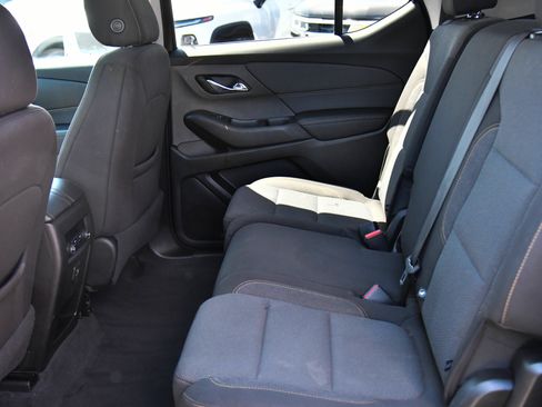 Used 2021 Chevrolet Traverse LS FWD image 32