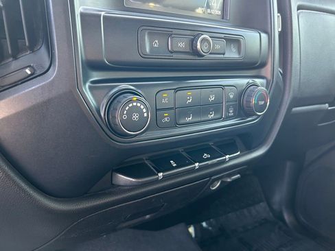 Used 2019 Chevrolet Silverado 1500 Custom w/ Custom Convenience Package RWD image 36