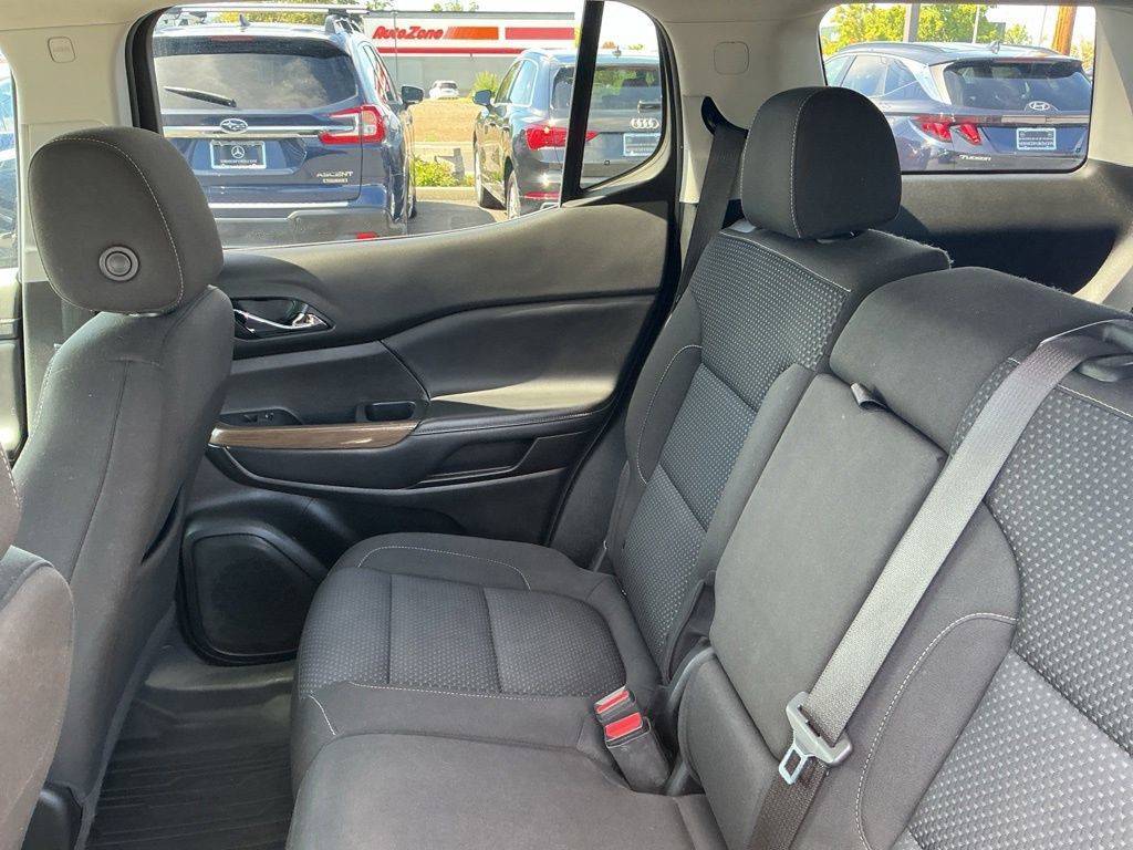 Used 2021 GMC Acadia SLE FWD image 24