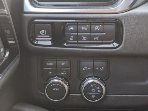 Used 2025 GMC Yukon Denali image 23