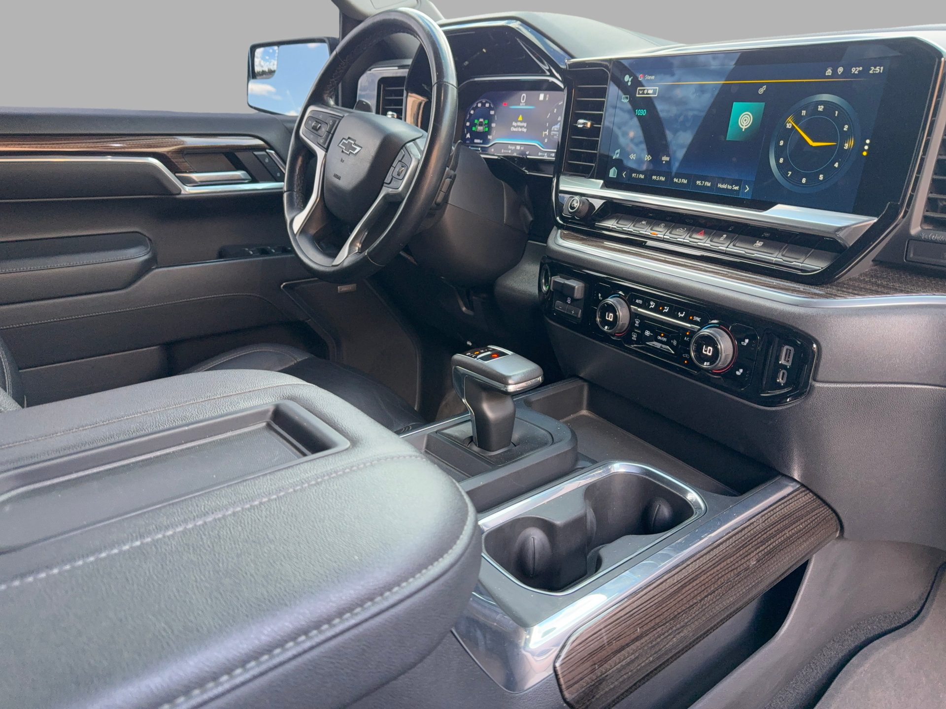 Used 2022 Chevrolet Silverado 1500 RST w/ Convenience Package II RWD image 15