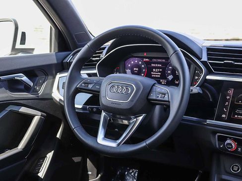Used 2025 Audi Q3 2.0T Premium w/ Convenience Package AWD/4WD image 22