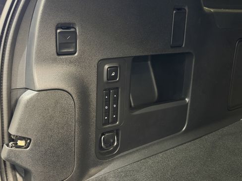 Used 2025 Lincoln Navigator L Reserve image 30