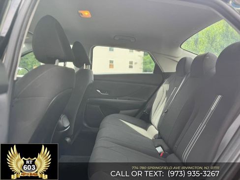 Used 2022 Hyundai Elantra SEL w/ Convenience Package image 8
