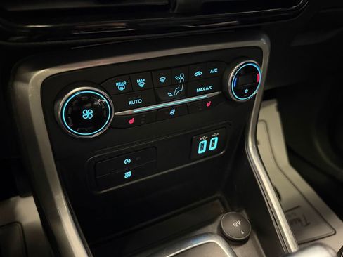 Used 2020 Ford EcoSport Titanium image 16