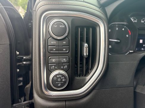 Used 2022 GMC Sierra 2500 AT4 w/ AT4 Preferred Package AWD/4WD image 16
