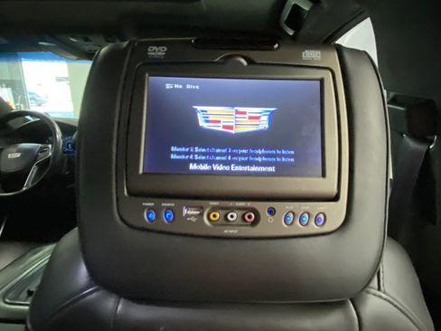 Used 2017 Cadillac Escalade Platinum AWD/4WD image 38