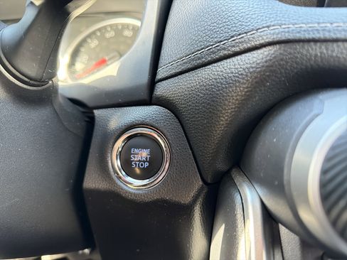 Used 2021 Toyota RAV4 XLE image 19