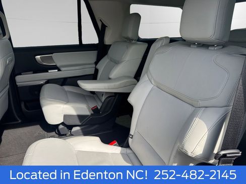 Certified 2025 Ford Expedition Platinum AWD/4WD image 14