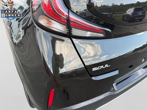 Certified 2023 Kia Soul LX w/ Option Group 015 FWD image 18