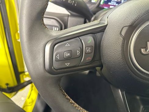 Used 2024 Jeep Wrangler Unlimited image 15