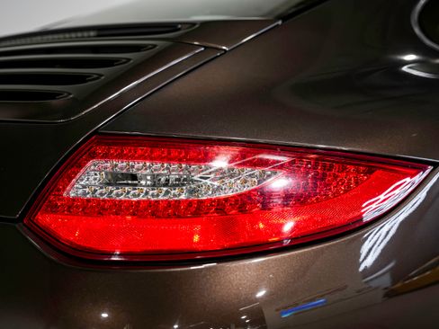 Used 2010 Porsche 911 Carrera S image 36