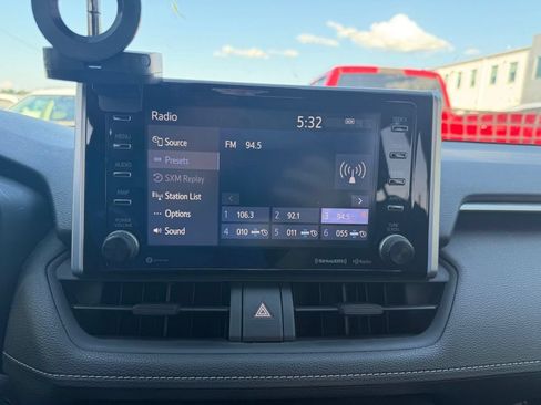 Used 2019 Toyota RAV4 XLE w/ Convenience Package AWD/4WD image 9
