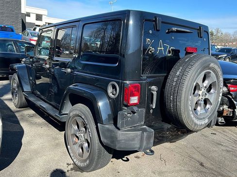 Used 2016 Jeep Wrangler Unlimited Sahara AWD/4WD image 7