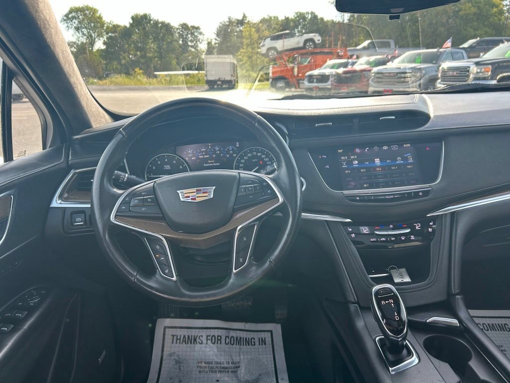 Certified 2017 Cadillac XT5 Platinum w/ Driver Assist Package AWD/4WD image 10