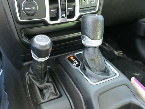 Used 2023 Jeep Wrangler Unlimited Sport AWD/4WD image 20
