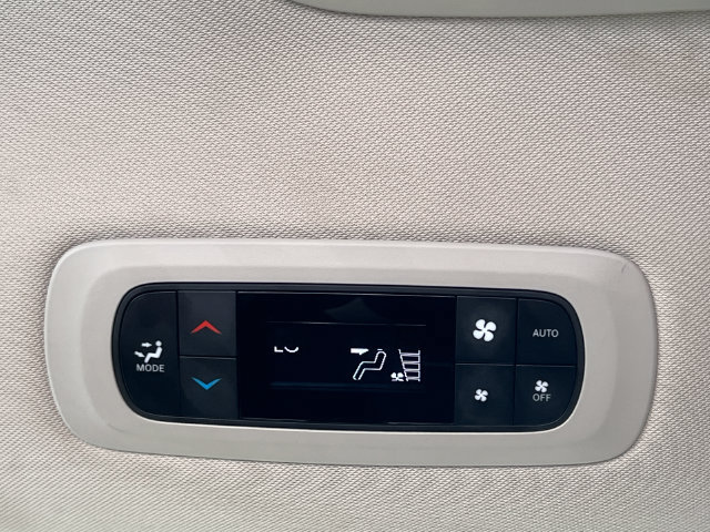 Used 2023 Chrysler Pacifica Touring-L FWD image 34