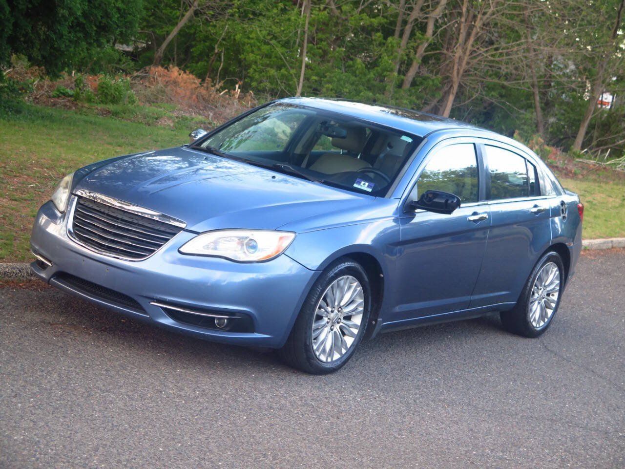 Used 2011 Chrysler 200 Limited FWD image 21