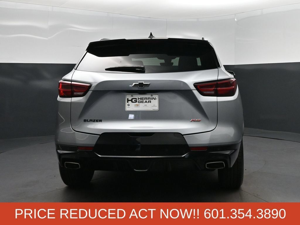 Used 2024 Chevrolet Blazer RS w/ Driver Confidence II Package FWD image 6