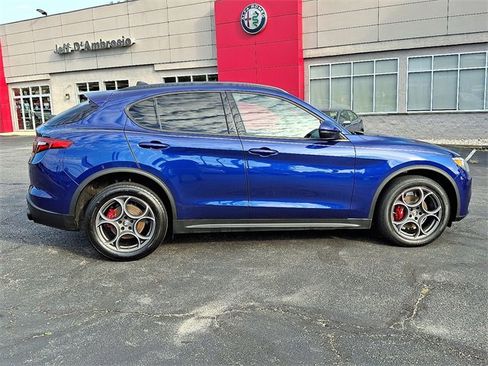 Used 2022 Alfa Romeo Stelvio Sprint image 7