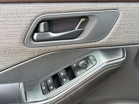 Used 2021 Nissan Rogue S image 13