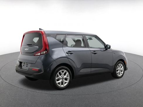 Used 2025 Kia Soul LX w/ LX Technology Package FWD image 9