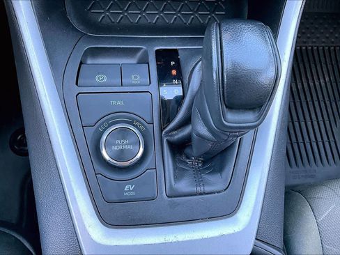 Used 2024 Toyota RAV4 XLE w/ Convenience Package AWD/4WD image 33