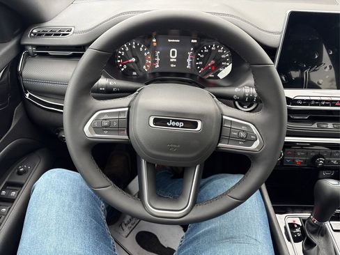 New 2026 Jeep Compass Latitude image 14