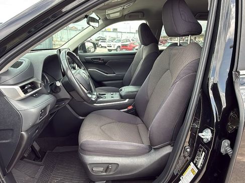 Certified 2024 Toyota Highlander LE image 9