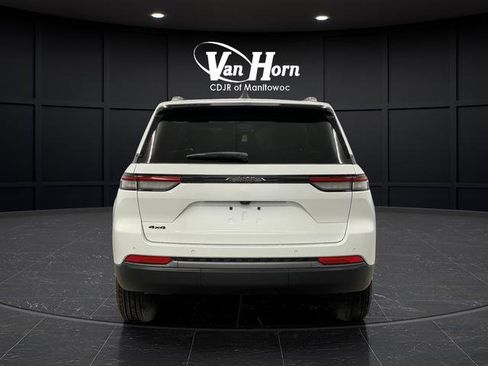 New 2026 Jeep Grand Cherokee Altitude AWD/4WD image 14