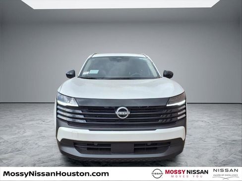 New 2026 Nissan Kicks SV image 3