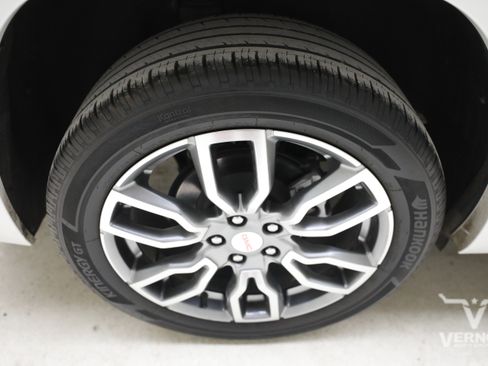 Used 2024 GMC Terrain Denali AWD/4WD image 38