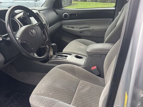 Used 2009 Toyota Tacoma PreRunner image 18