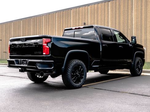 New 2026 Chevrolet Silverado 2500 High Country w/ Midnight Edition AWD/4WD image 9
